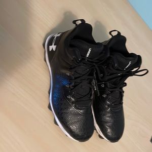 Under Armour baseball cleats size 7